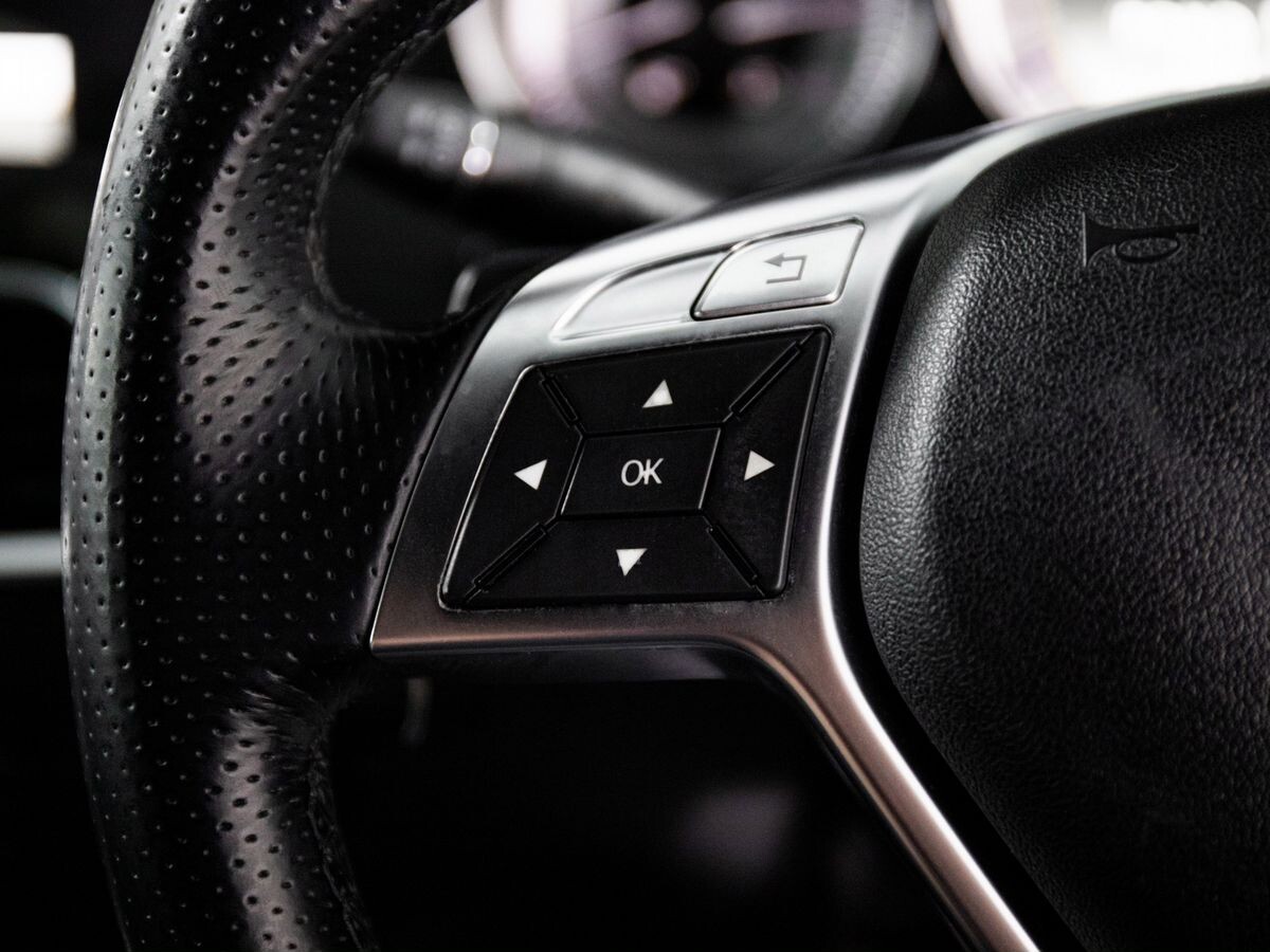 Mercedes-Benz C-Класс 2011 - фото автомобиля