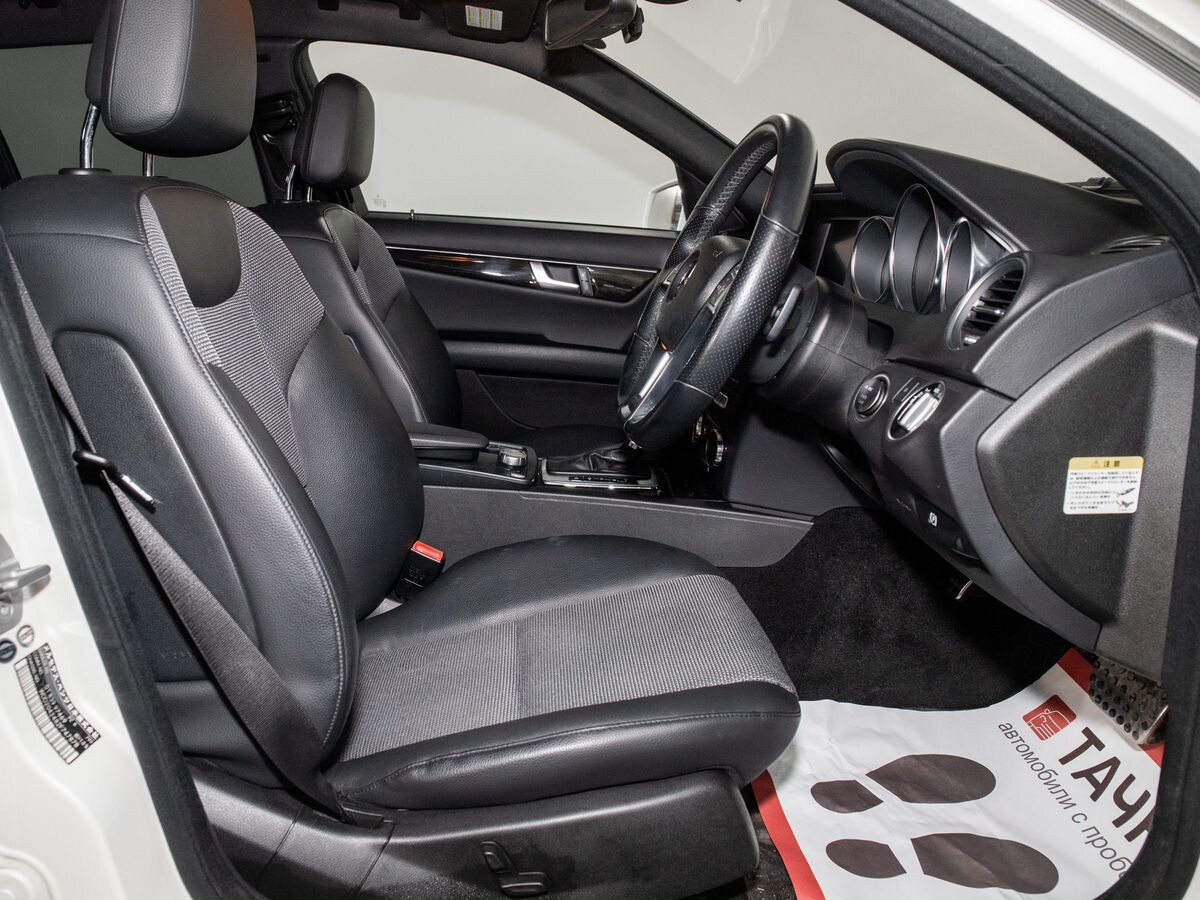 Mercedes-Benz C-Класс 2011 - фото автомобиля