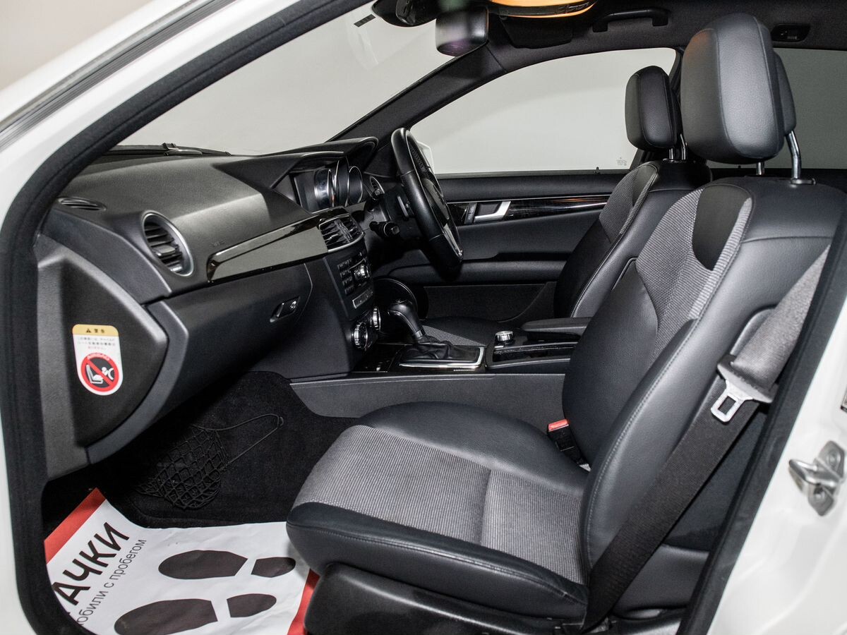 Mercedes-Benz C-Класс 2011 - фото автомобиля