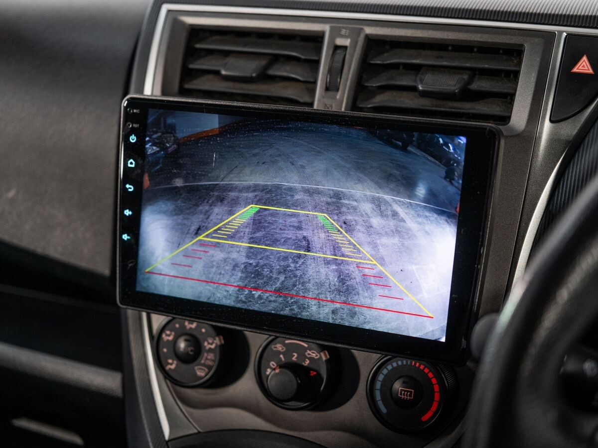 Toyota Ractis 2011 - фото автомобиля