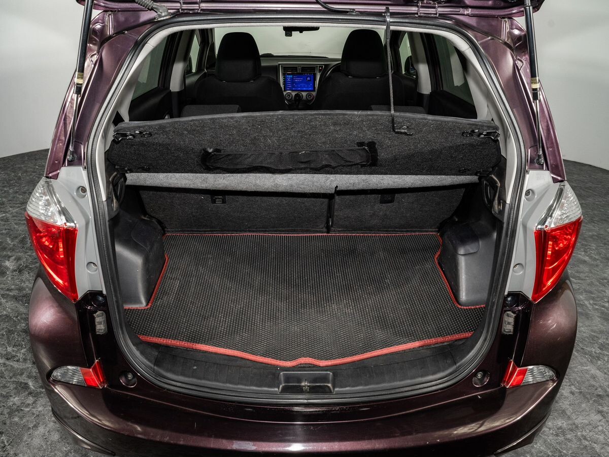 Toyota Ractis 2011 - фото автомобиля