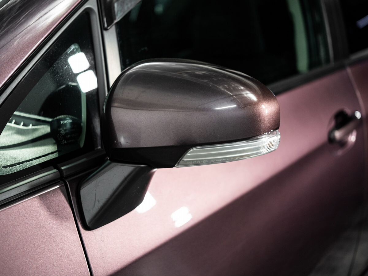 Toyota Ractis 2011 - фото автомобиля