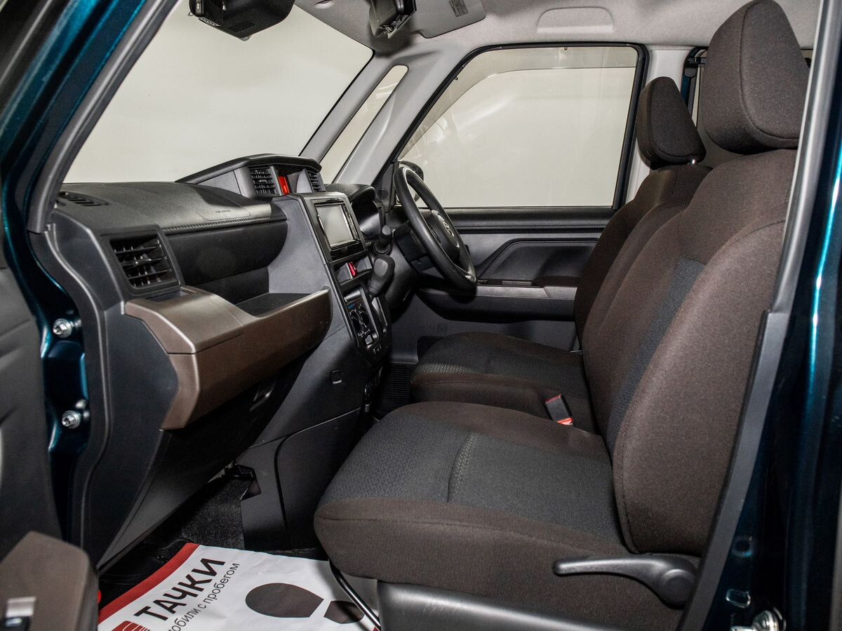 Toyota Roomy 2022 - фото автомобиля