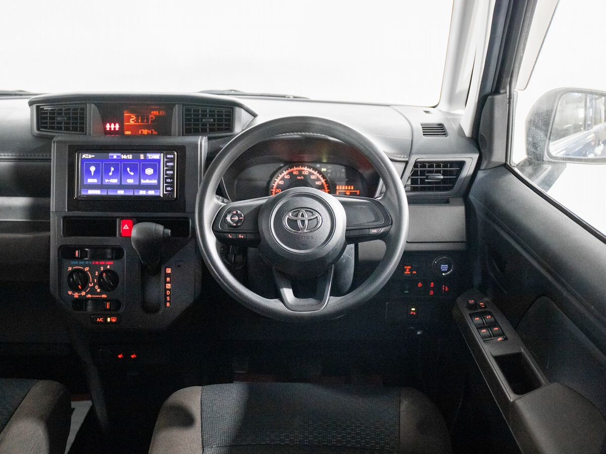 Toyota Roomy 2022 - фото автомобиля