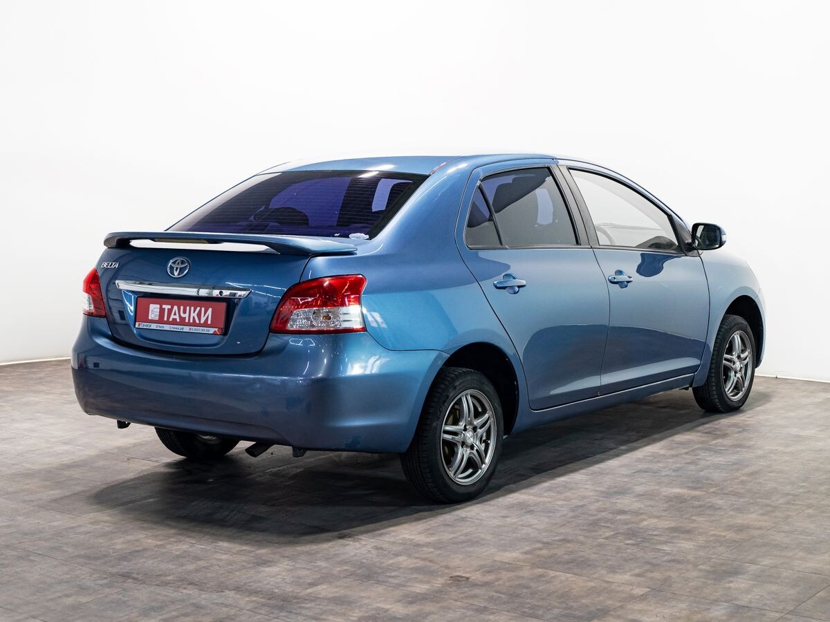 Toyota Belta 2010 - фото автомобиля