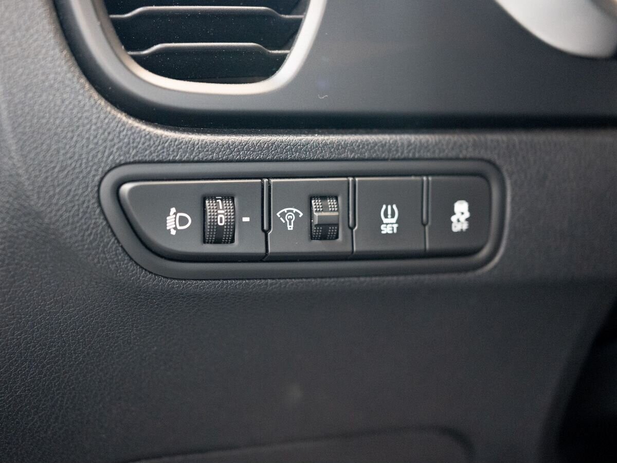 Kia Rio 2021 - фото автомобиля