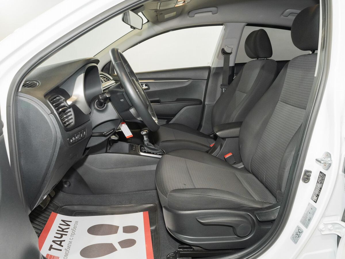 Kia Rio 2021 - фото автомобиля