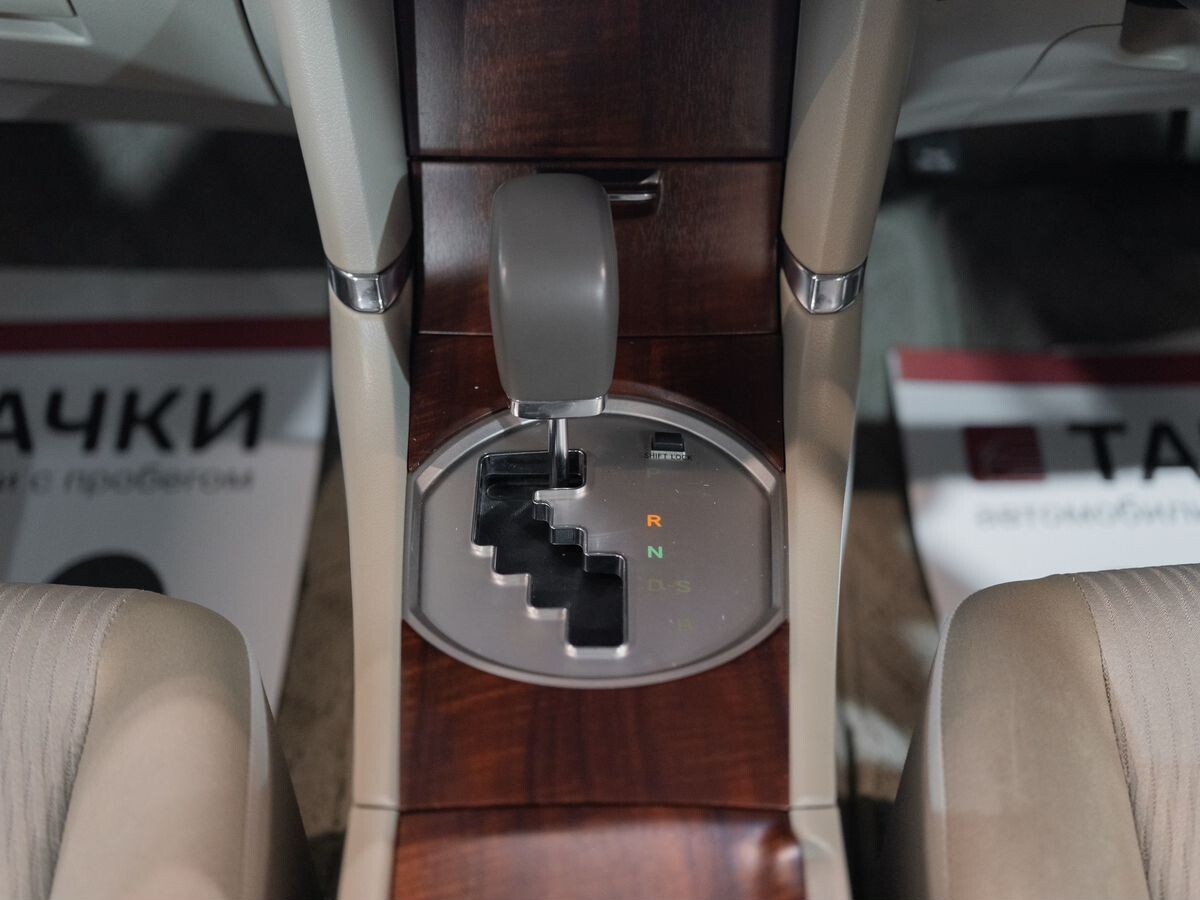 Toyota Premio 2012 - фото автомобиля