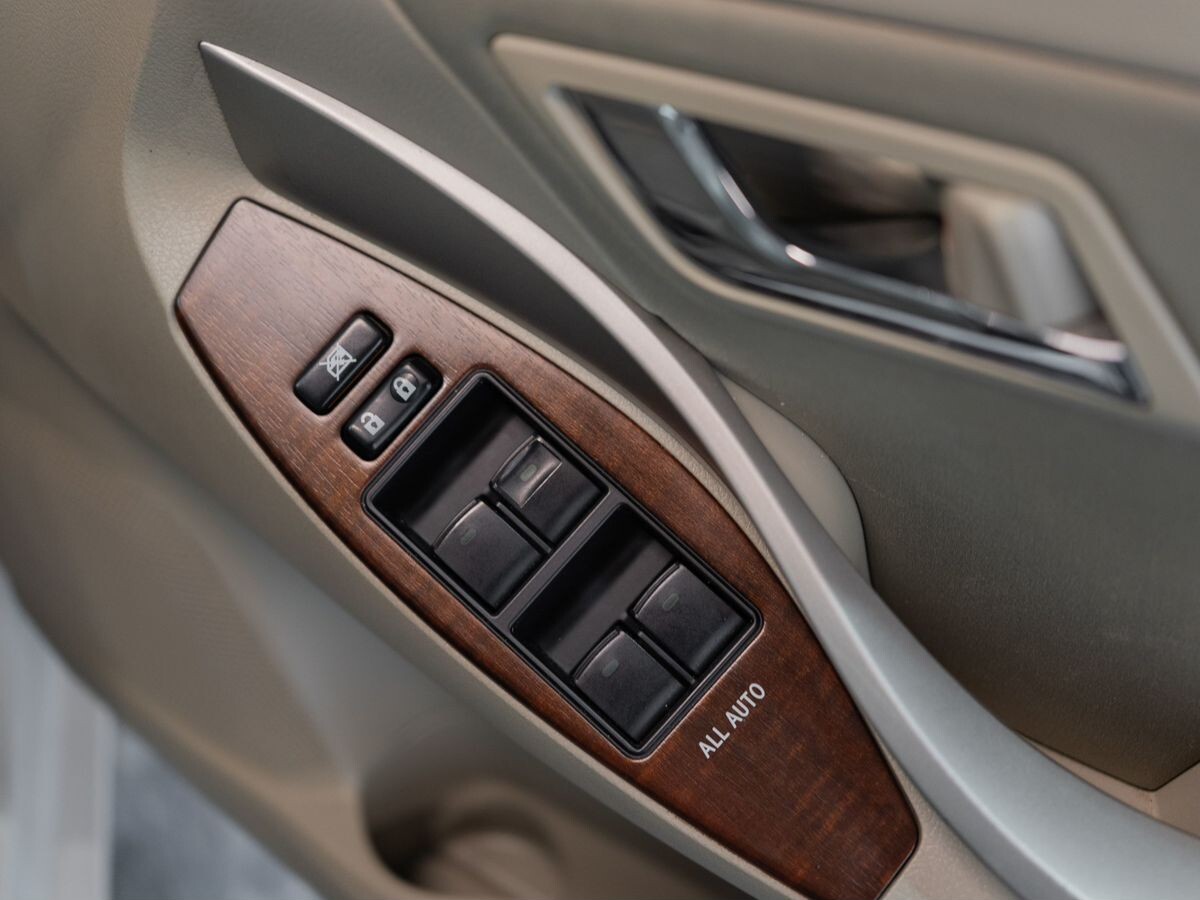 Toyota Premio 2012 - фото автомобиля