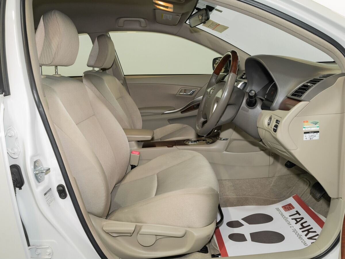 Toyota Premio 2012 - фото автомобиля