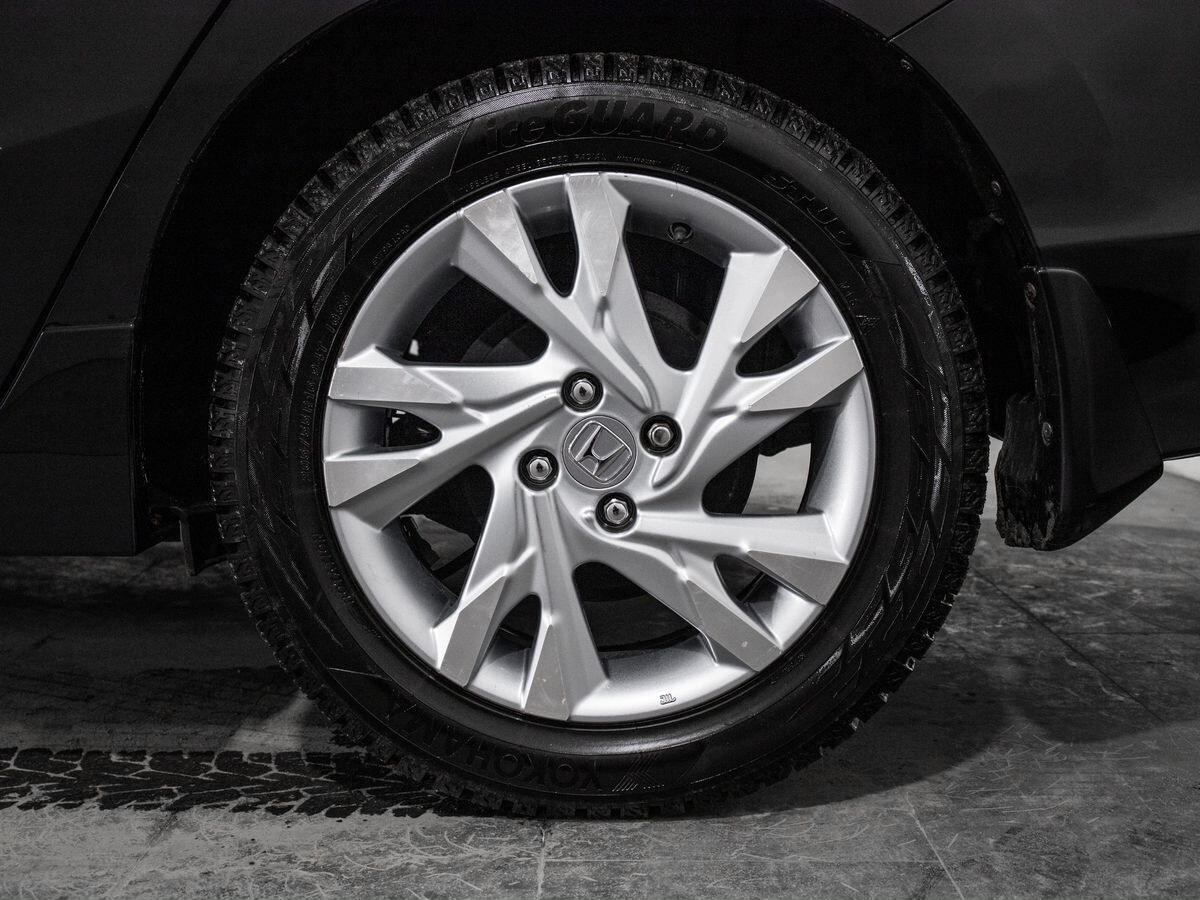 Honda Shuttle 2015 - фото автомобиля