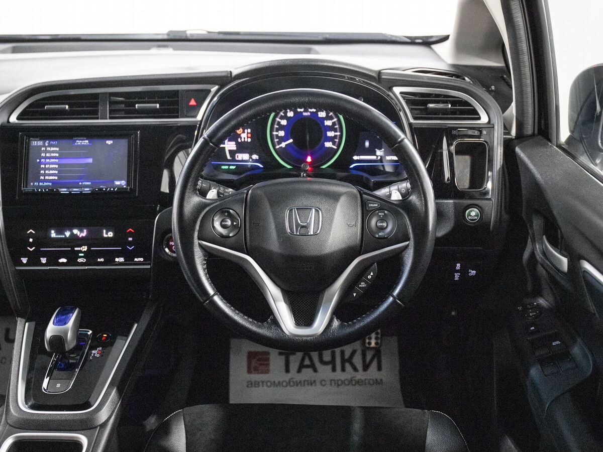 Honda Shuttle 2015 - фото автомобиля