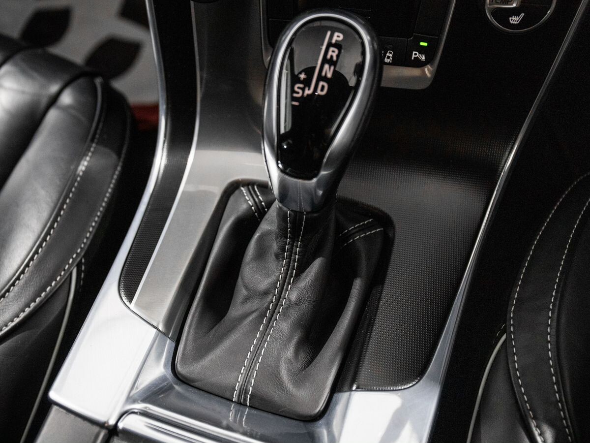 Volvo V60 2013 - фото автомобиля