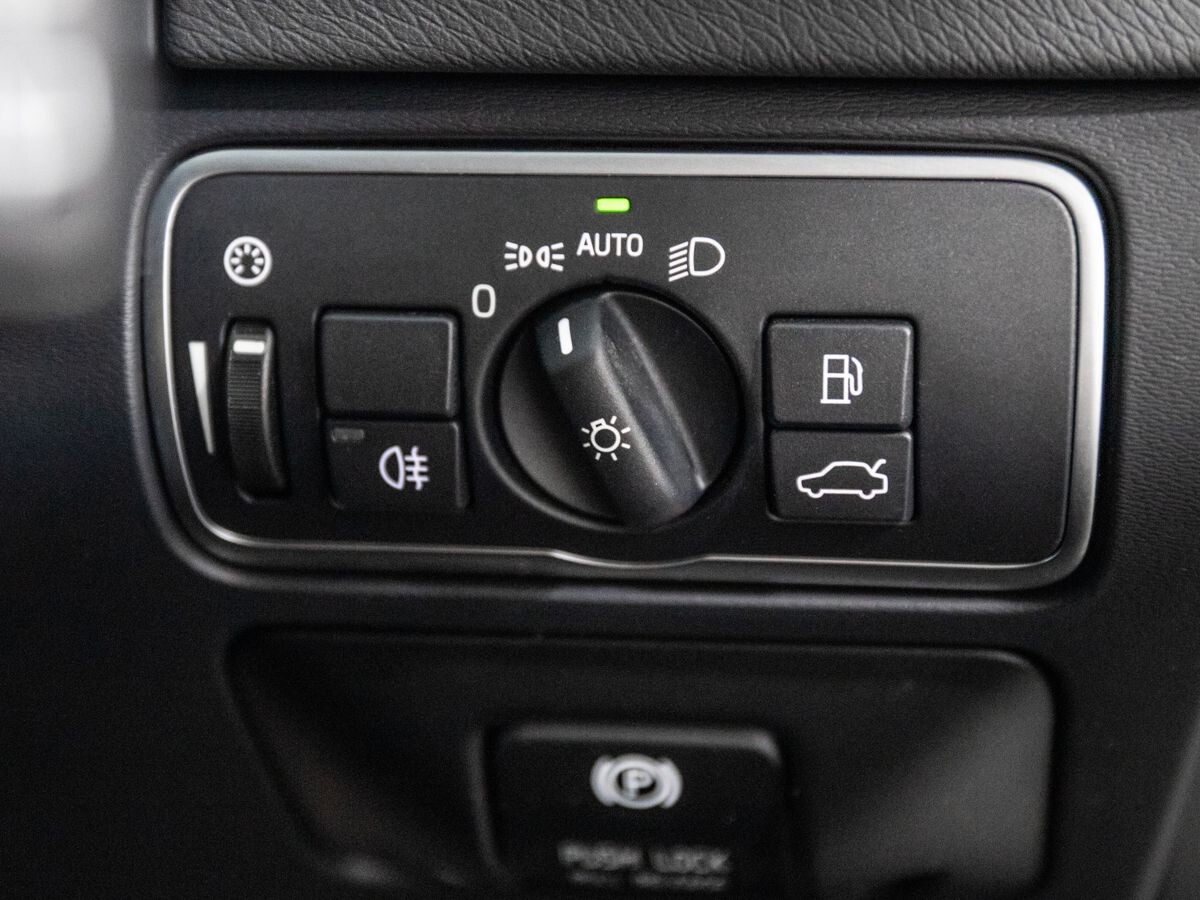 Volvo V60 2013 - фото автомобиля