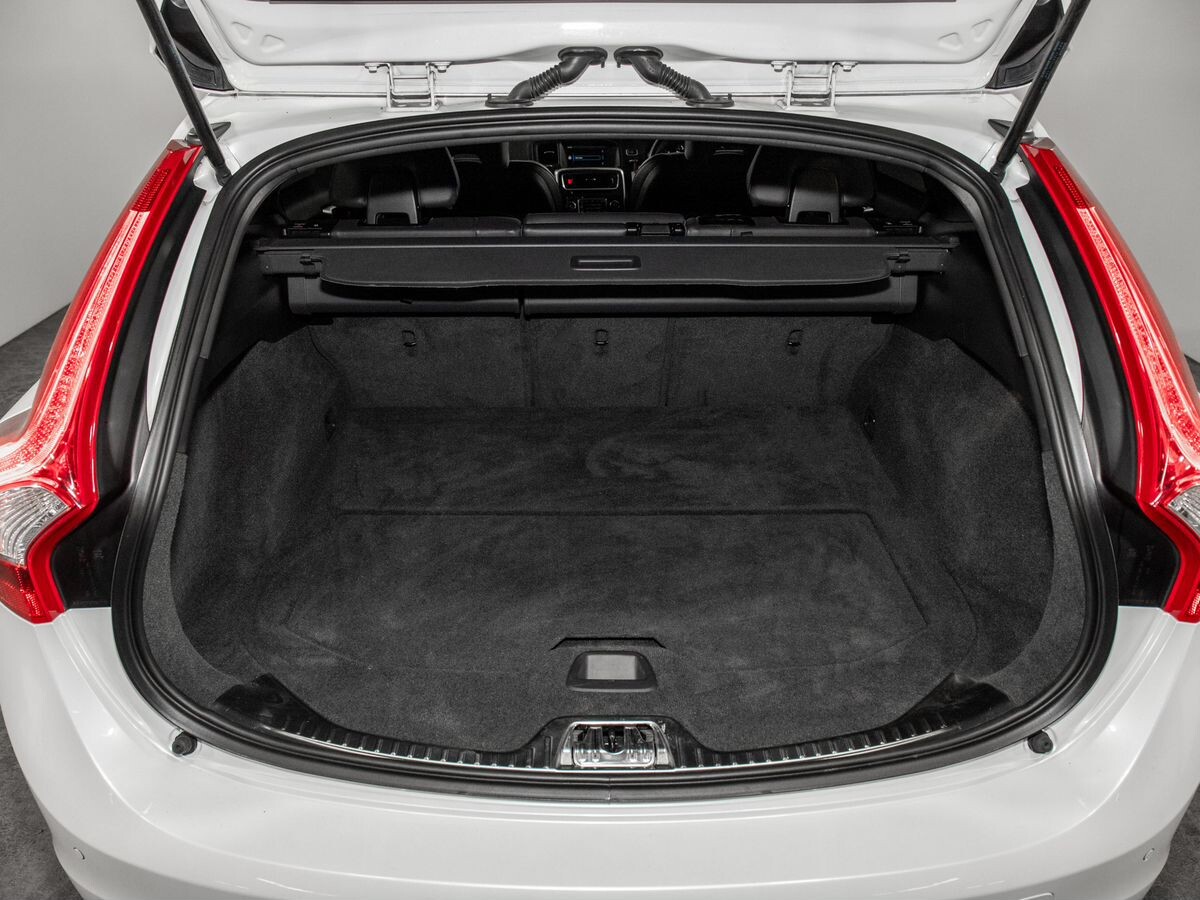 Volvo V60 2013 - фото автомобиля