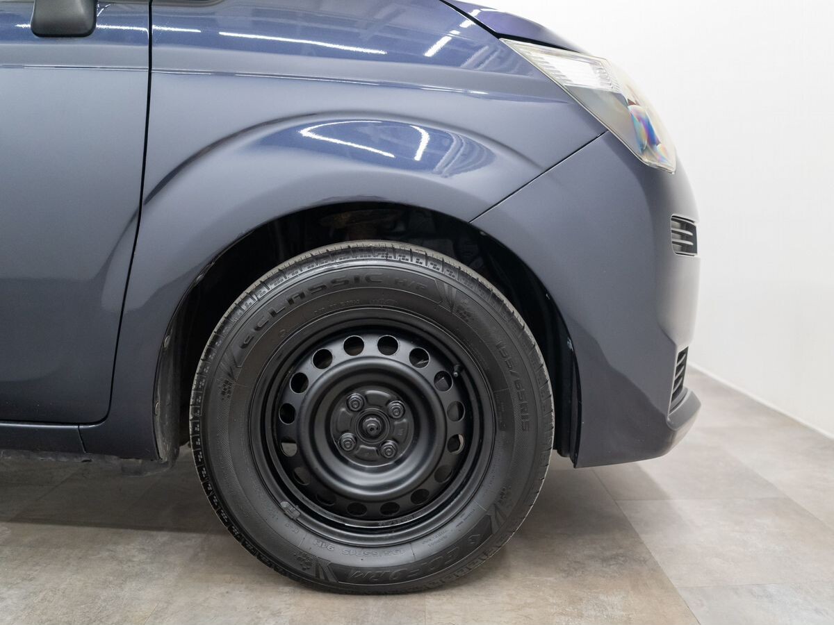 Toyota Spade 2012 - фото автомобиля