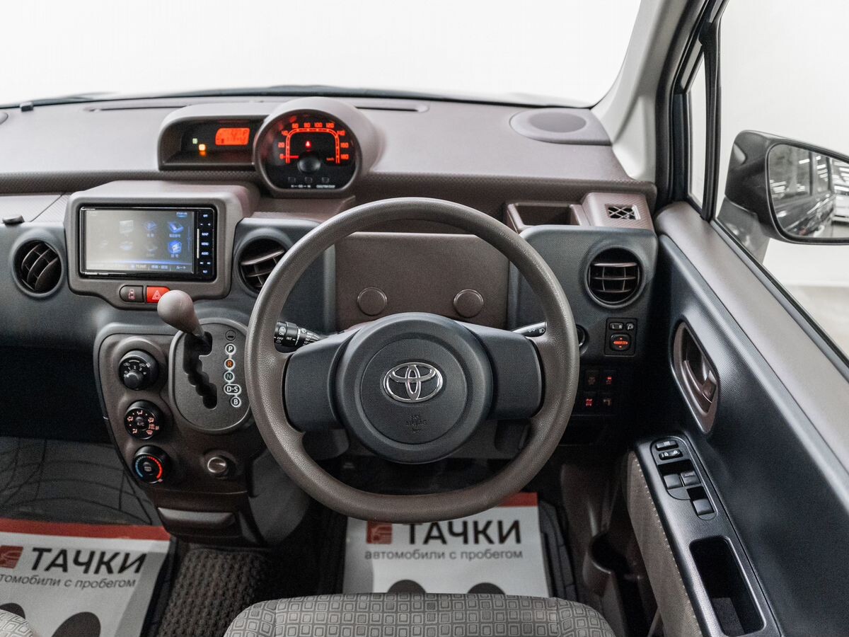 Toyota Spade 2012 - фото автомобиля