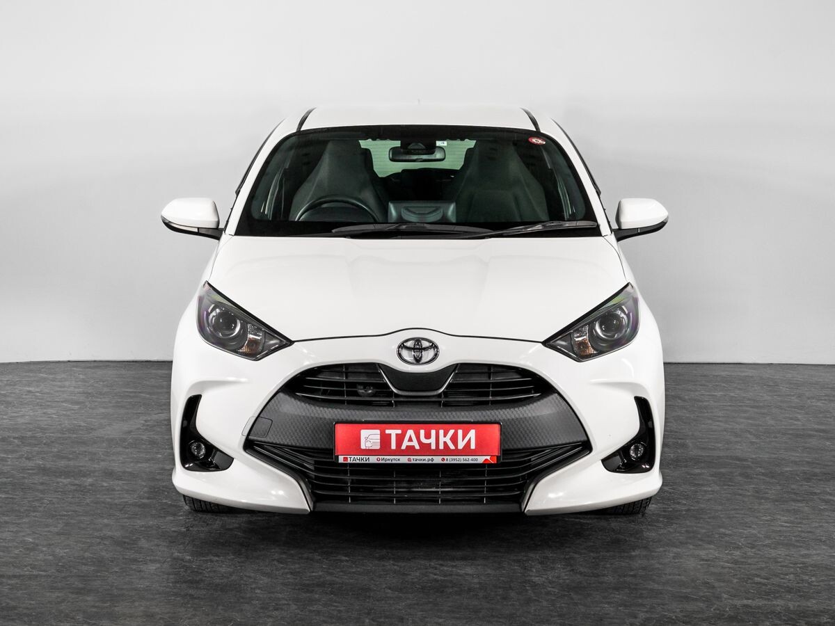 Toyota Yaris 2020 - фото автомобиля