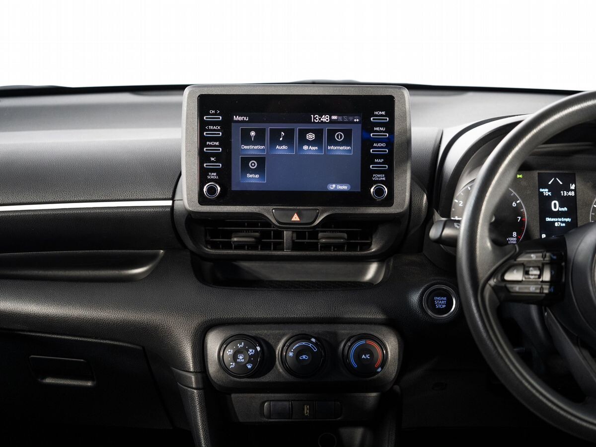 Toyota Yaris 2020 - фото автомобиля