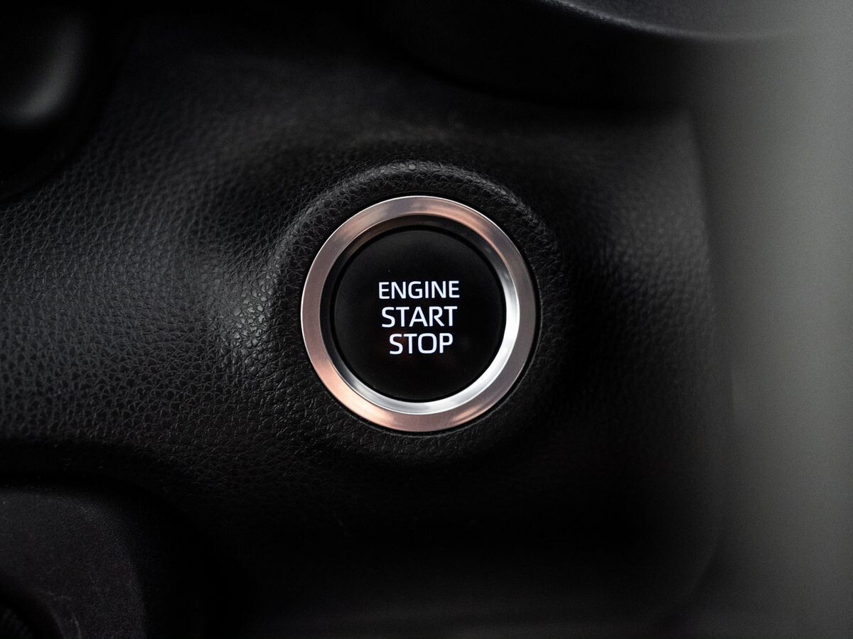 Toyota Yaris 2020 - фото автомобиля