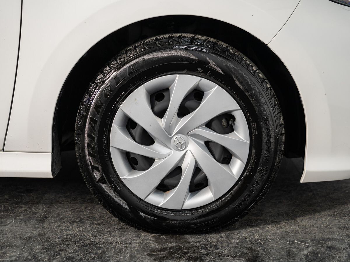 Toyota Yaris 2020 - фото автомобиля