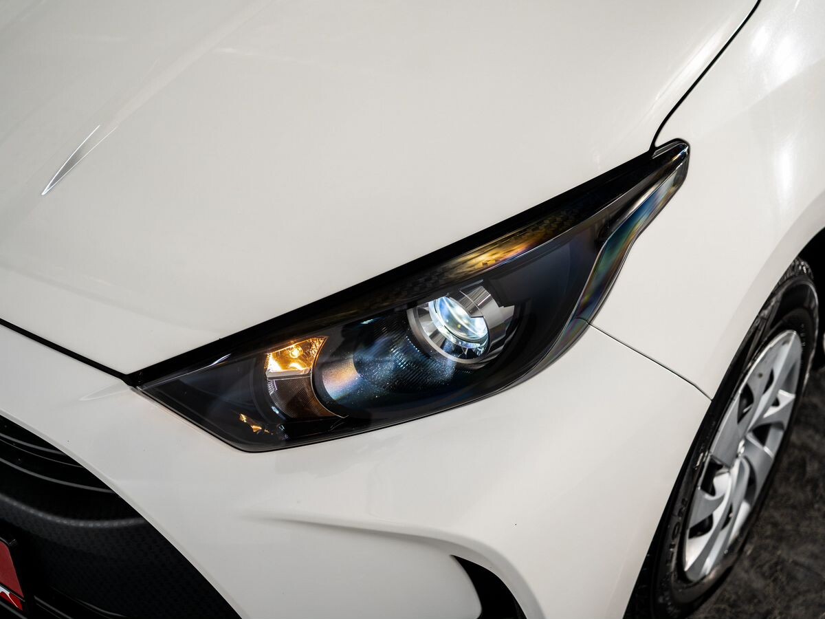 Toyota Yaris 2020 - фото автомобиля