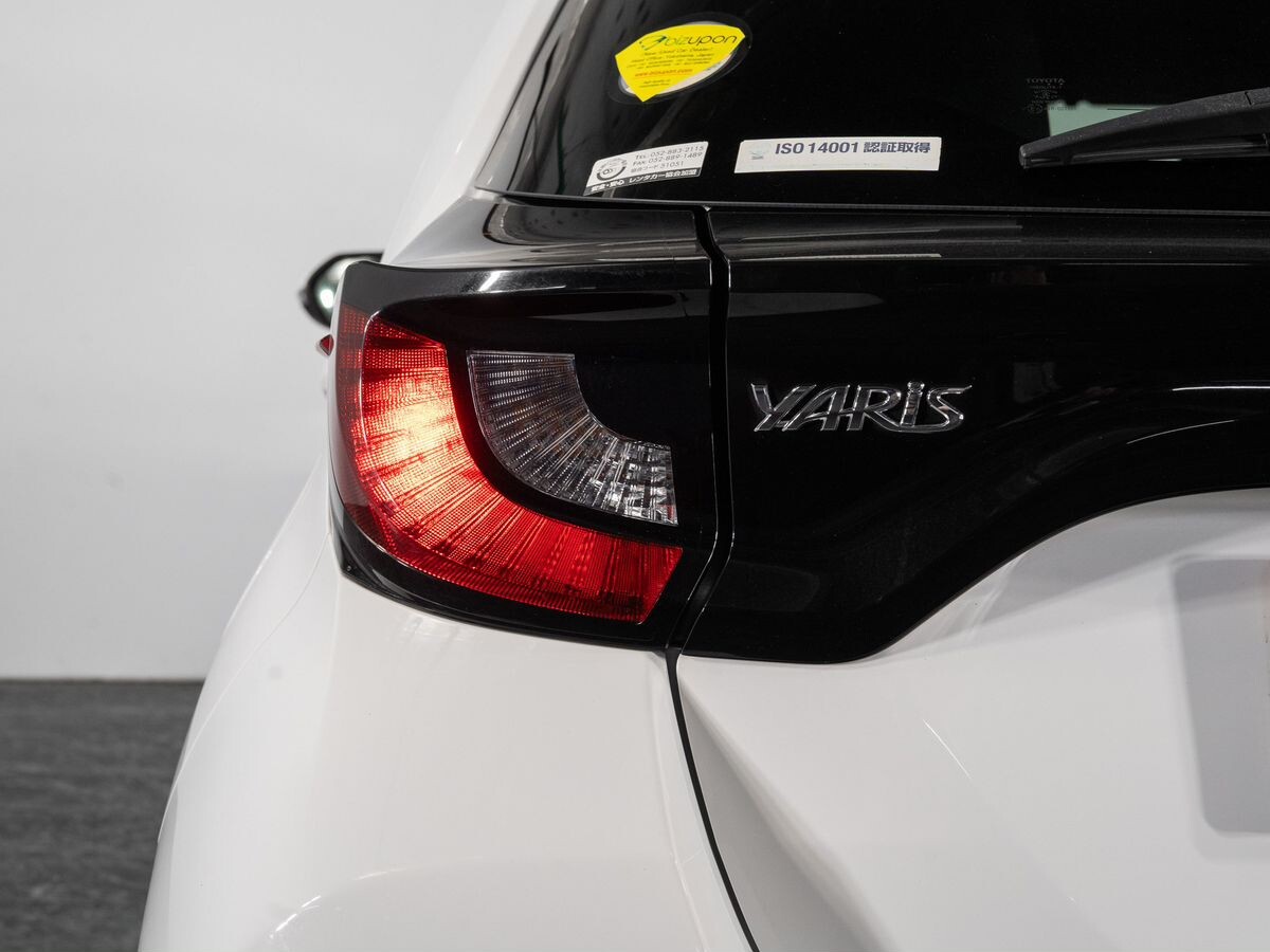 Toyota Yaris 2020 - фото автомобиля