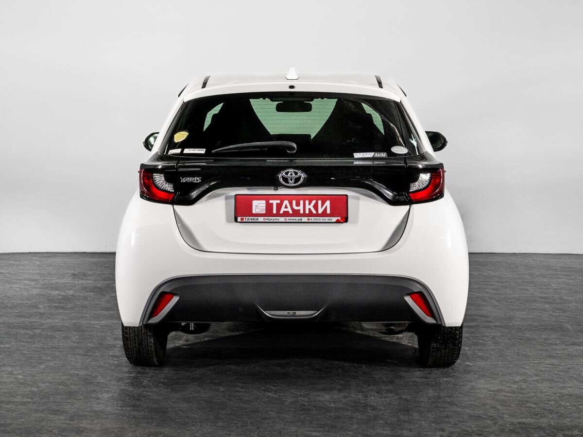 Toyota Yaris 2020 - фото автомобиля