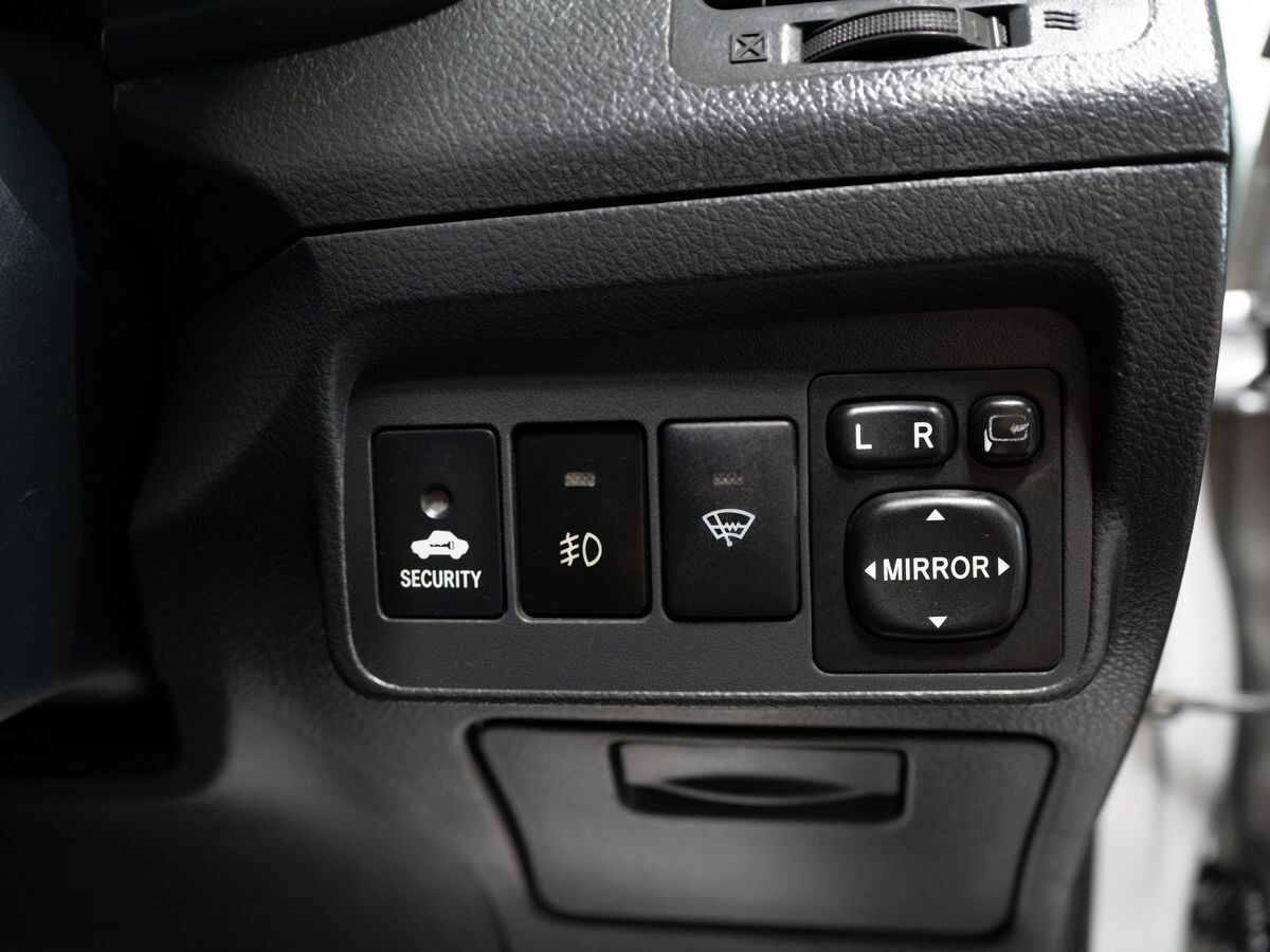 Toyota Corolla 2010 - фото автомобиля