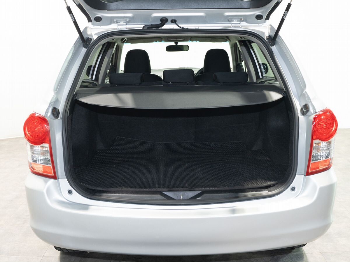 Toyota Corolla 2010 - фото автомобиля