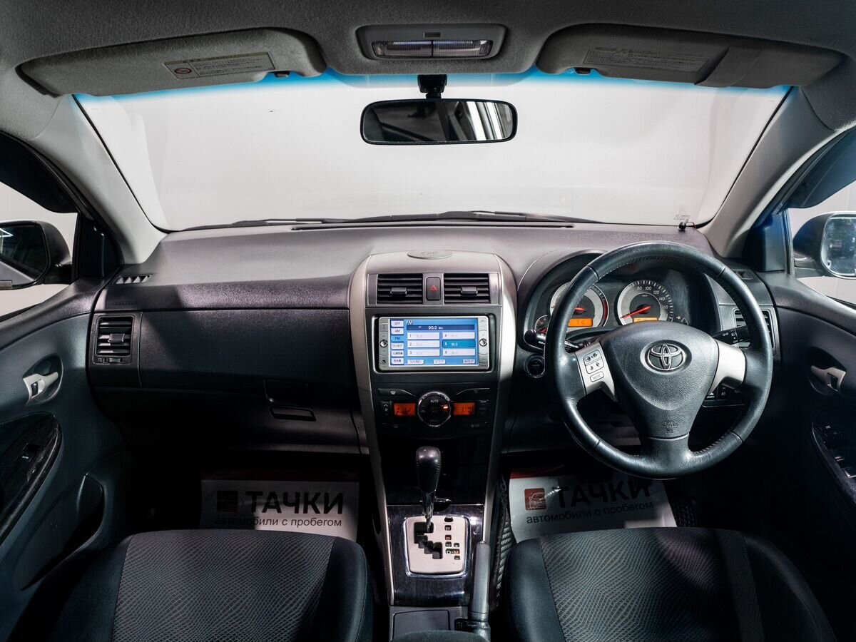 Toyota Corolla 2010 - фото автомобиля