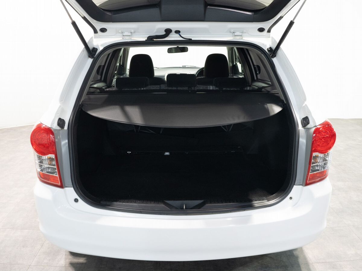 Toyota Corolla 2010 - фото автомобиля