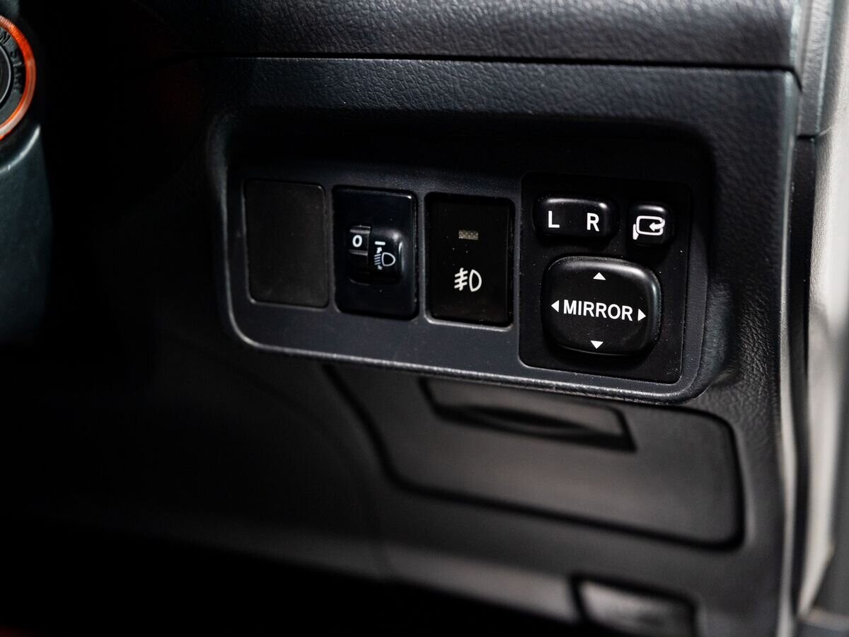 Toyota Corolla 2010 - фото автомобиля