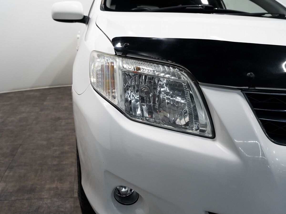 Toyota Corolla 2010 - фото автомобиля