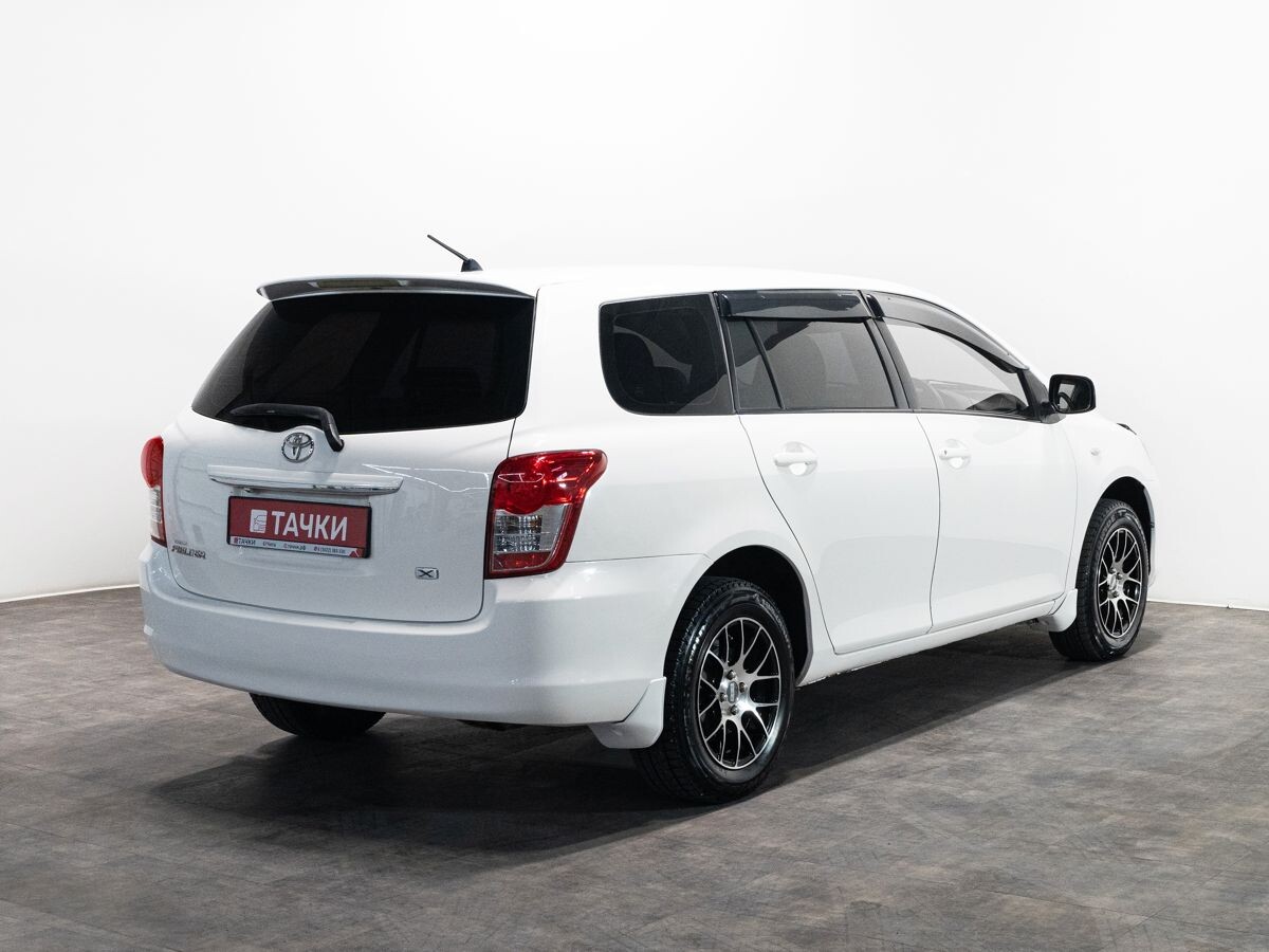 Toyota Corolla 2010 - фото автомобиля