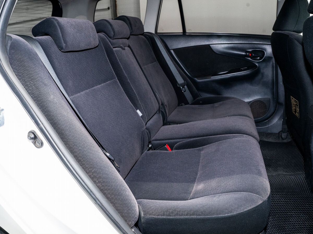 Toyota Corolla 2010 - фото автомобиля