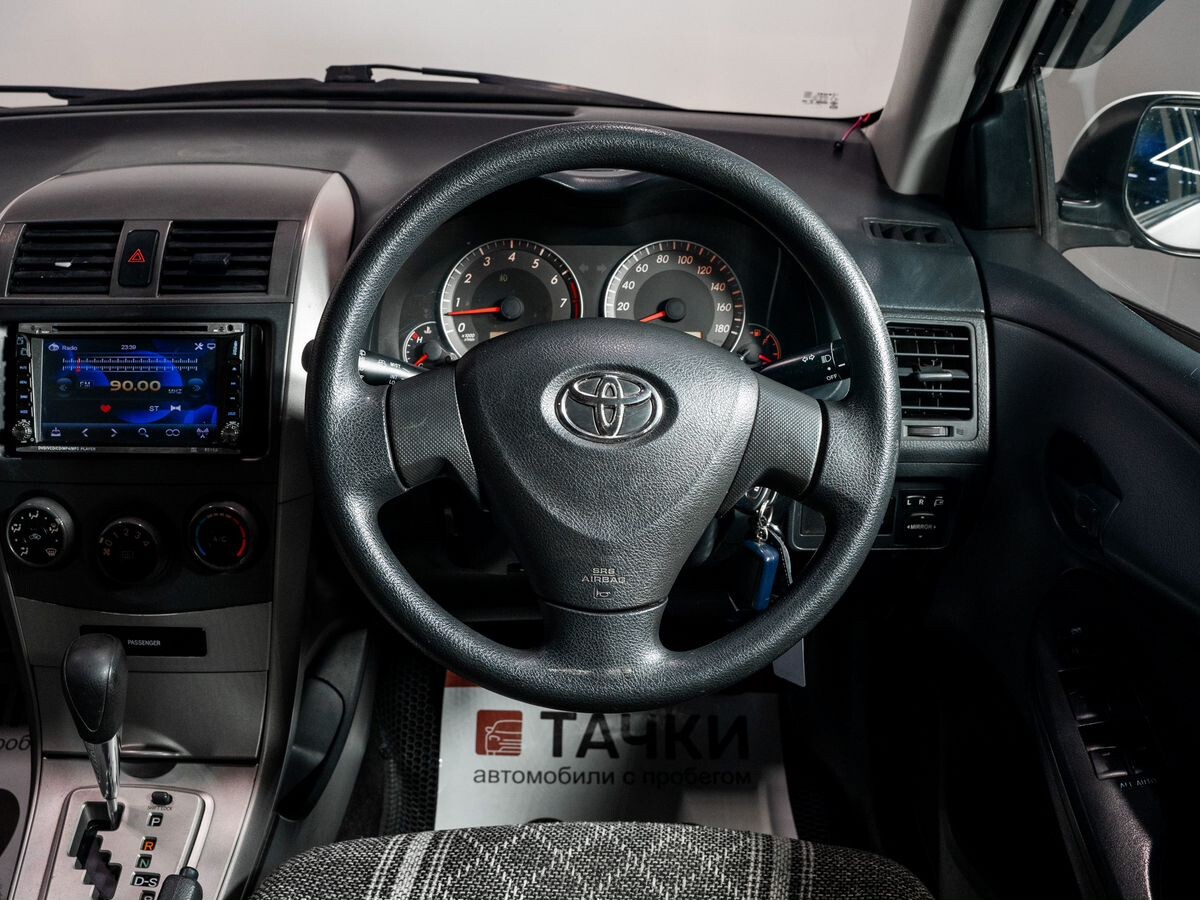 Toyota Corolla 2010 - фото автомобиля