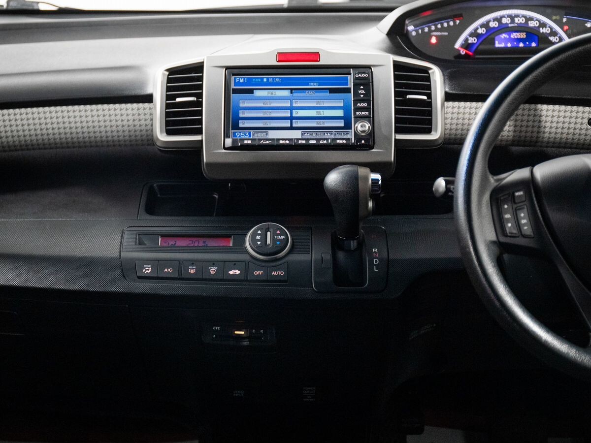 Honda Freed 2010 - фото автомобиля