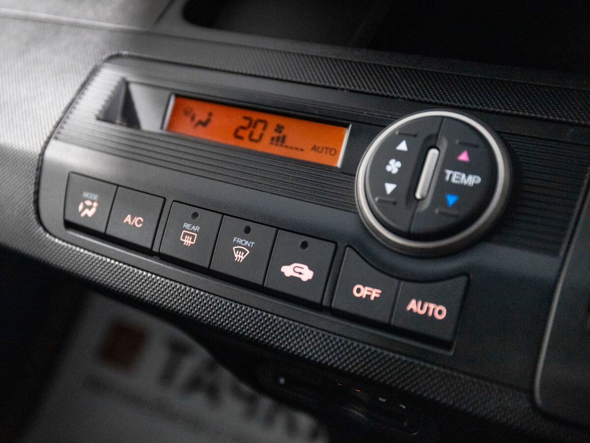 Honda Freed 2010 - фото автомобиля