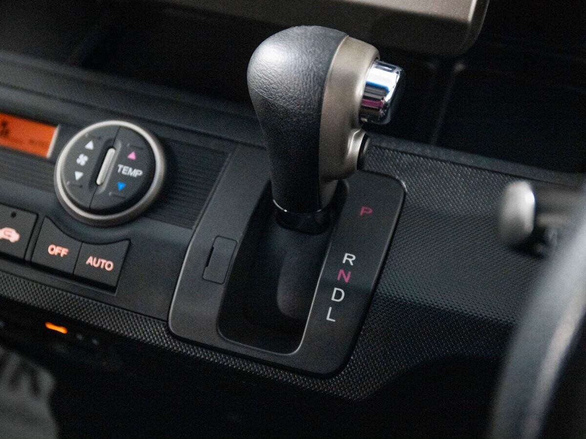 Honda Freed 2010 - фото автомобиля