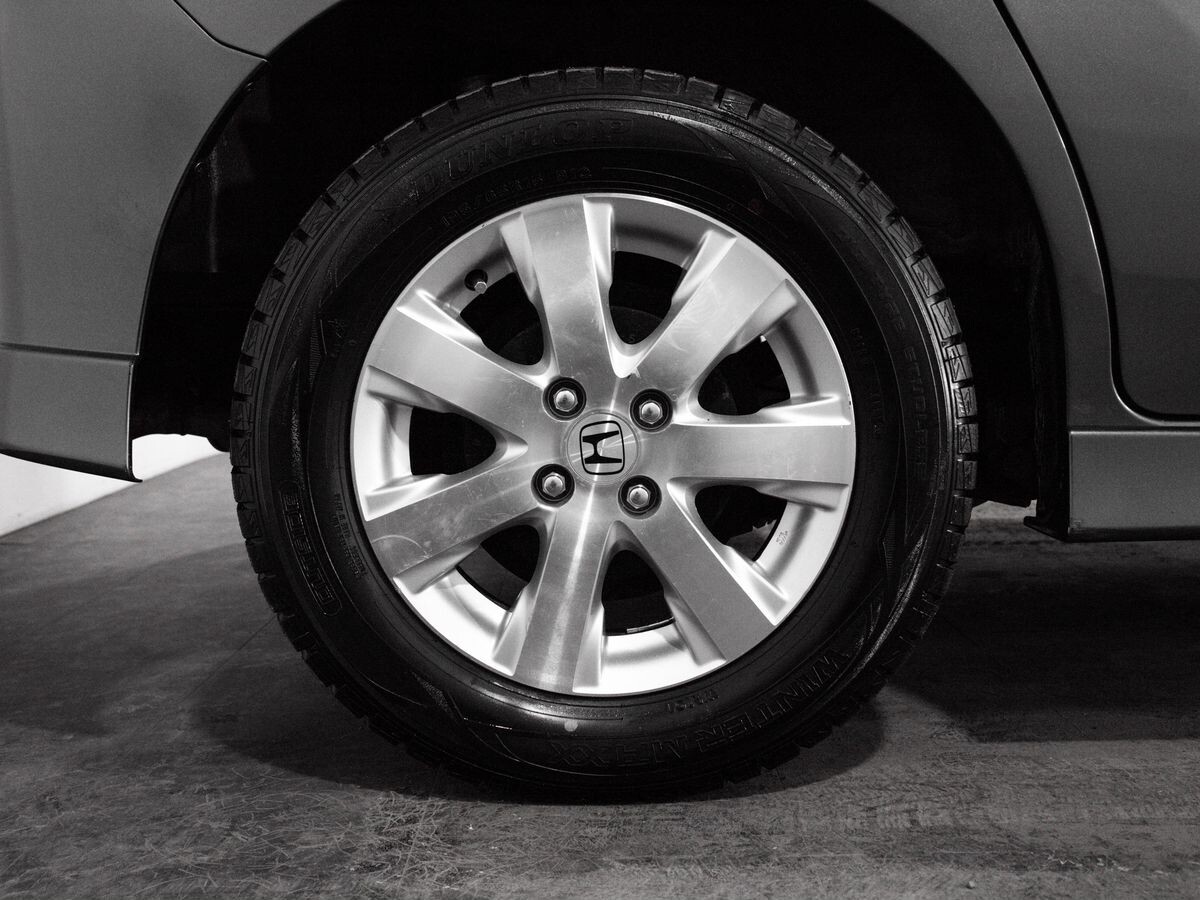 Honda Freed 2010 - фото автомобиля