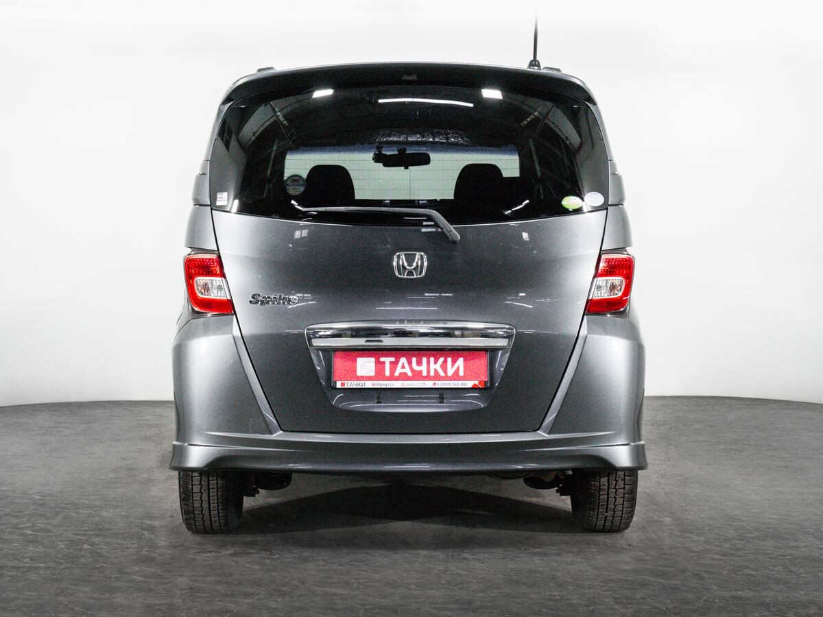 Honda Freed 2010 - фото автомобиля