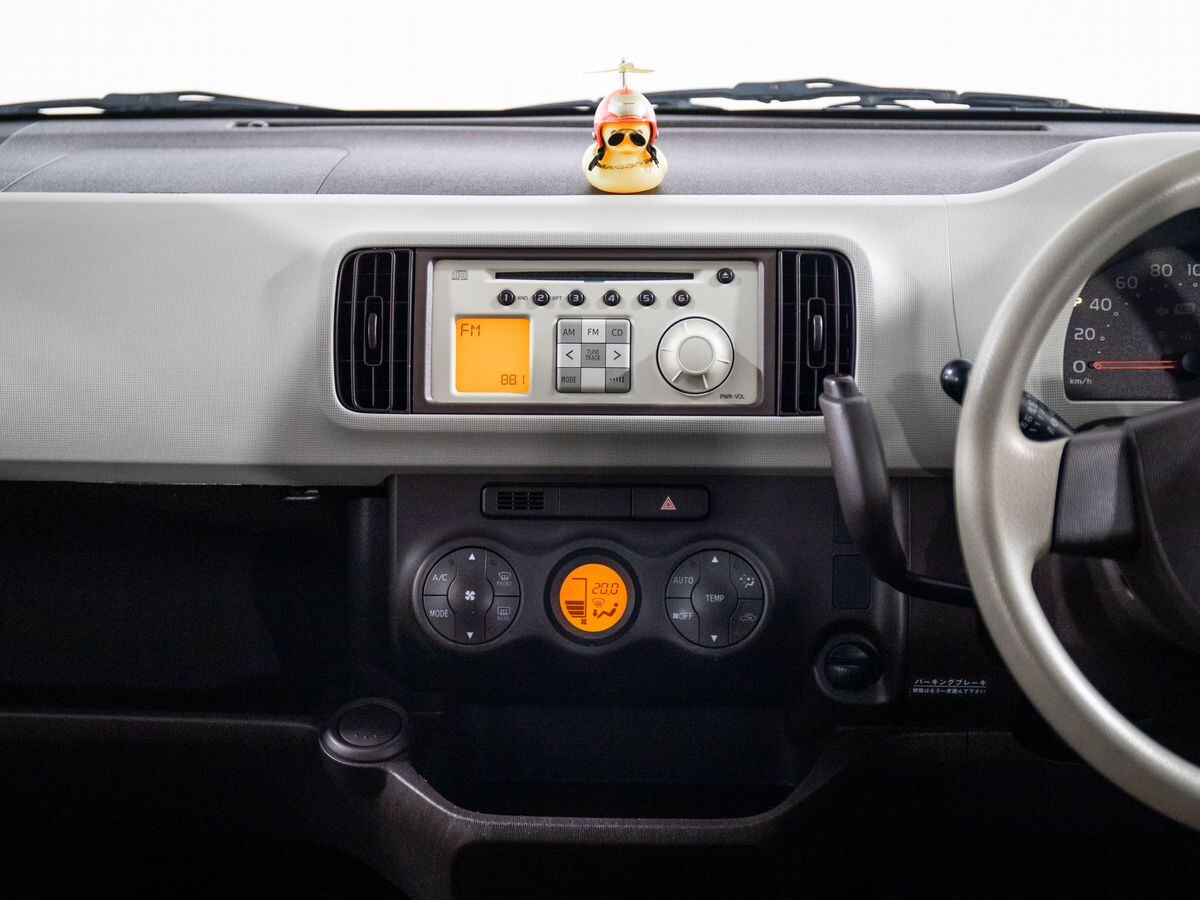 Toyota Passo 2010 - фото автомобиля