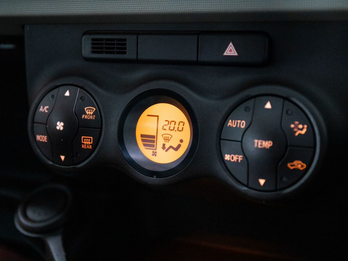 Toyota Passo 2010 - фото автомобиля