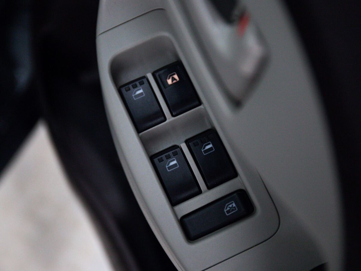 Toyota Passo 2010 - фото автомобиля