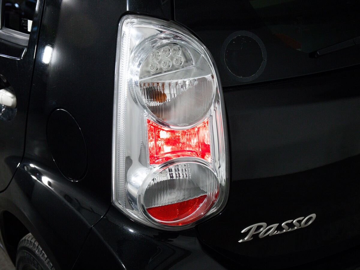 Toyota Passo 2010 - фото автомобиля