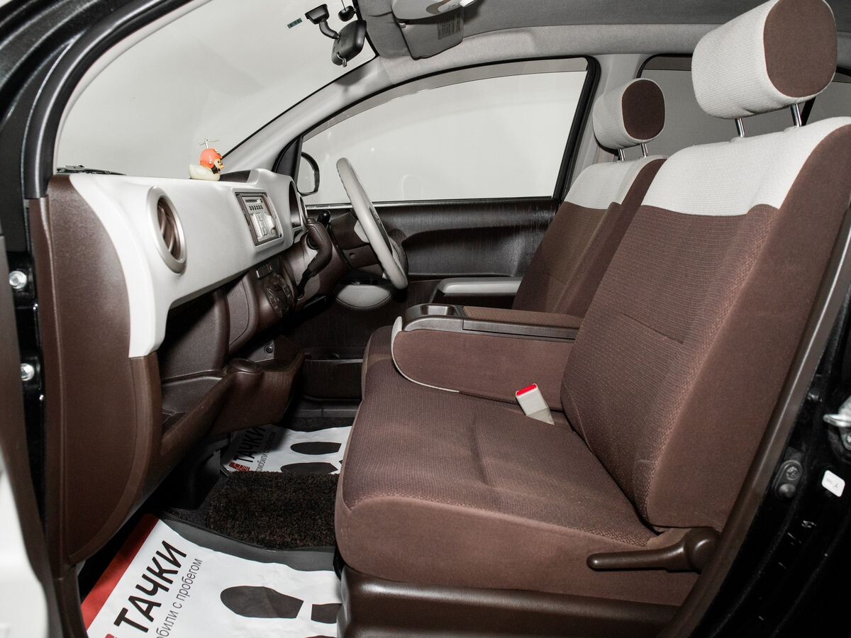 Toyota Passo 2010 - фото автомобиля