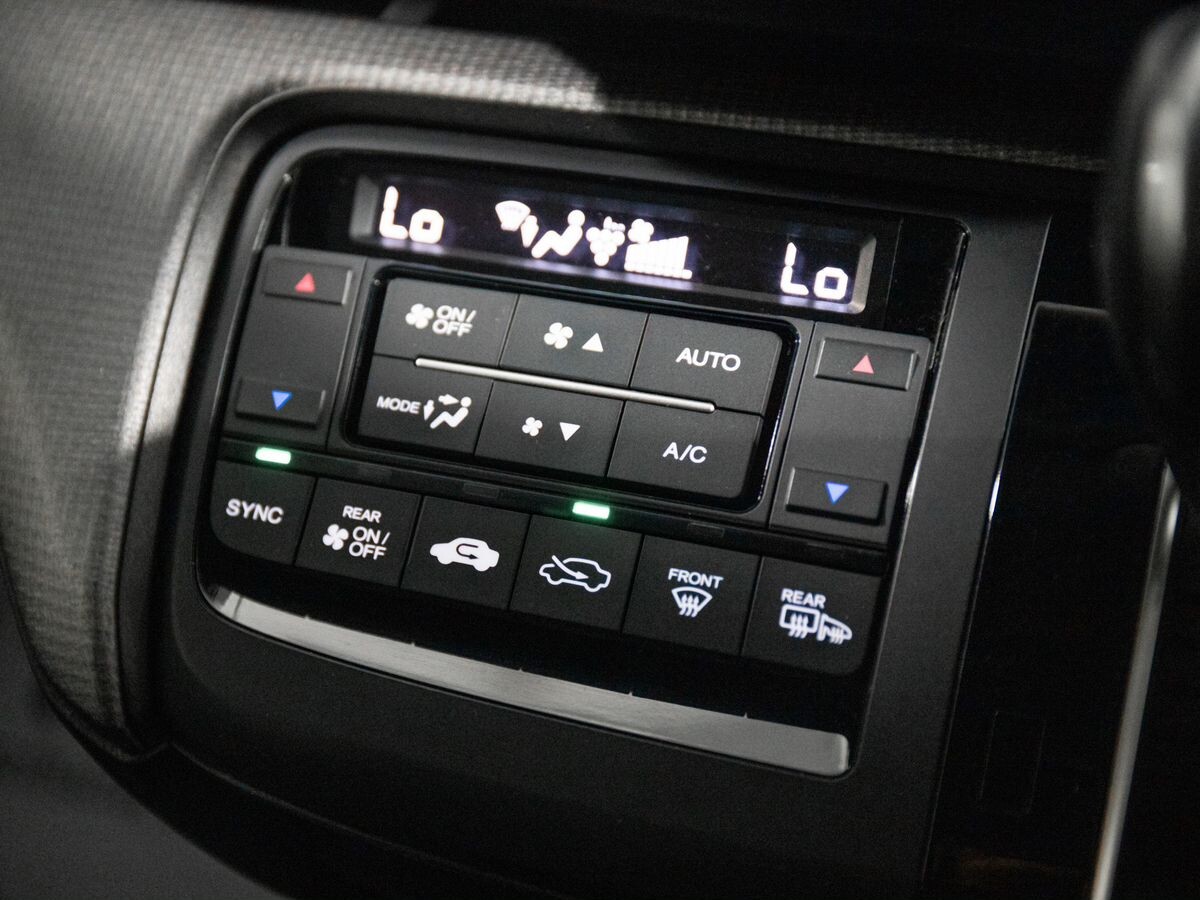 Honda Stepwgn 2017 - фото автомобиля