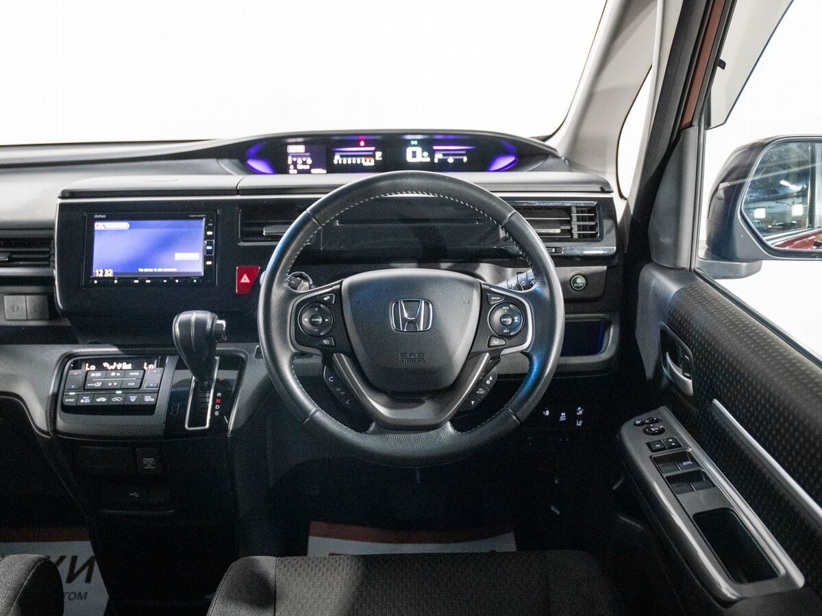 Honda Stepwgn 2017 - фото автомобиля
