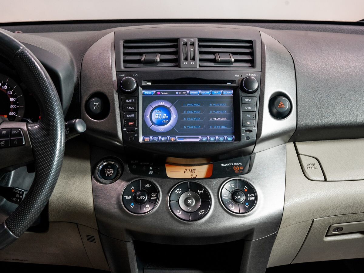 Toyota RAV4 2011 - фото автомобиля